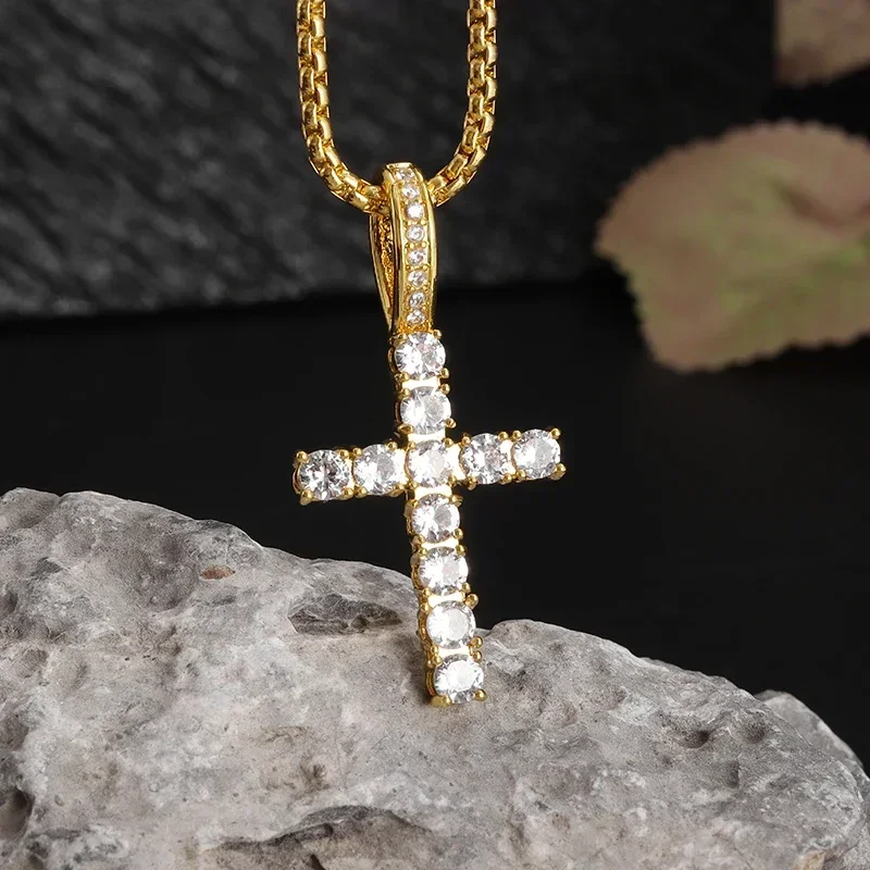 Exquisite Shiny Ice Out Zircon Cross Necklace Pendant Women\'s Catholic Prayer Jewelry Lucky Gift for Girls