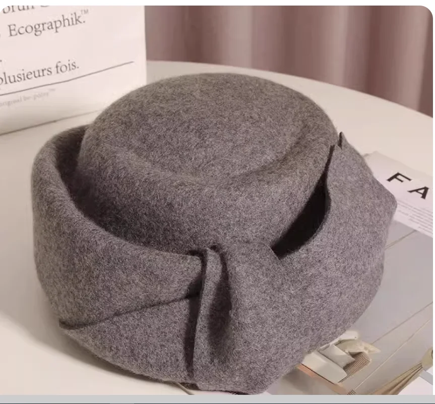 Wool beret women's autumn and winter retro Hepburn style French hat