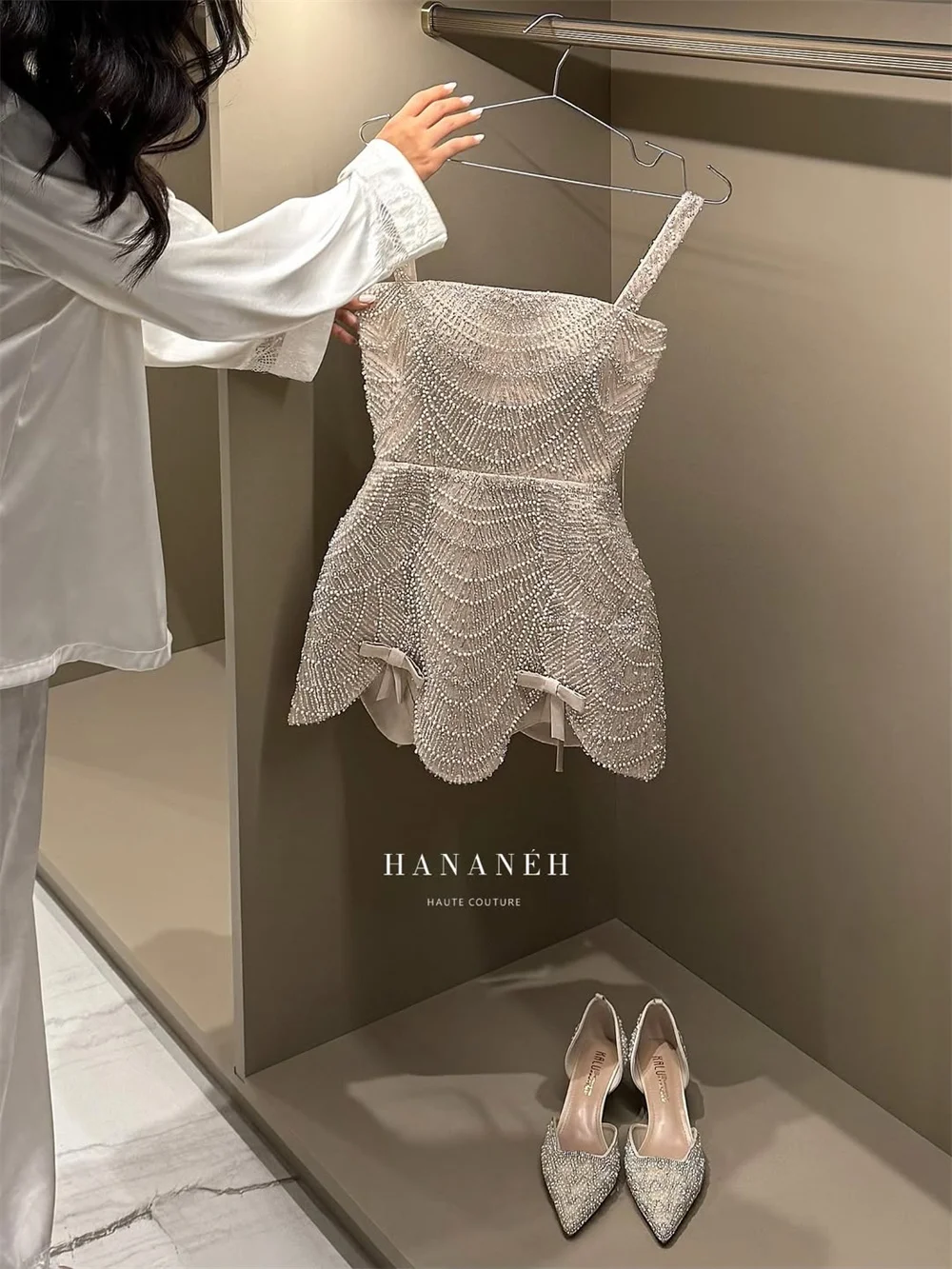 아만다 맞춤 글리터 비딩 A라인 슬리브리스 웨딩드레스 섹시 미니 드레스 스파게티 스트랩 정장 이브닝드레스 2025