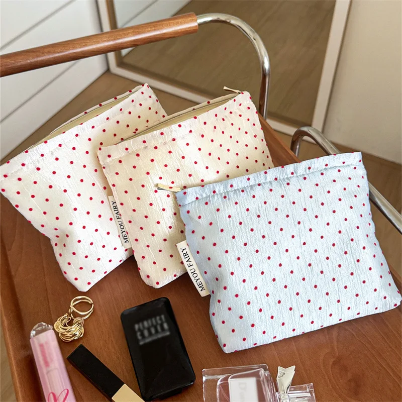 Korean-style Polka Dot Pleated Makeup Bag Large Capacity Cream-colored Lipstick Miscellaneous Item Storage Bag Toiletry Bag