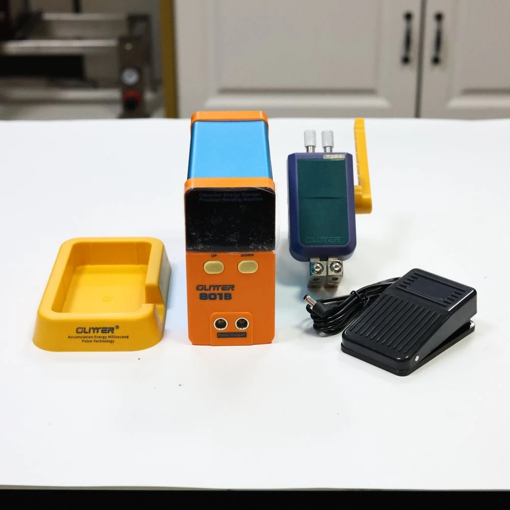 GLITTER-801B ترقية لحام البقعة النبضية للتخزين تلقائيًا ولحام دواسة القدم