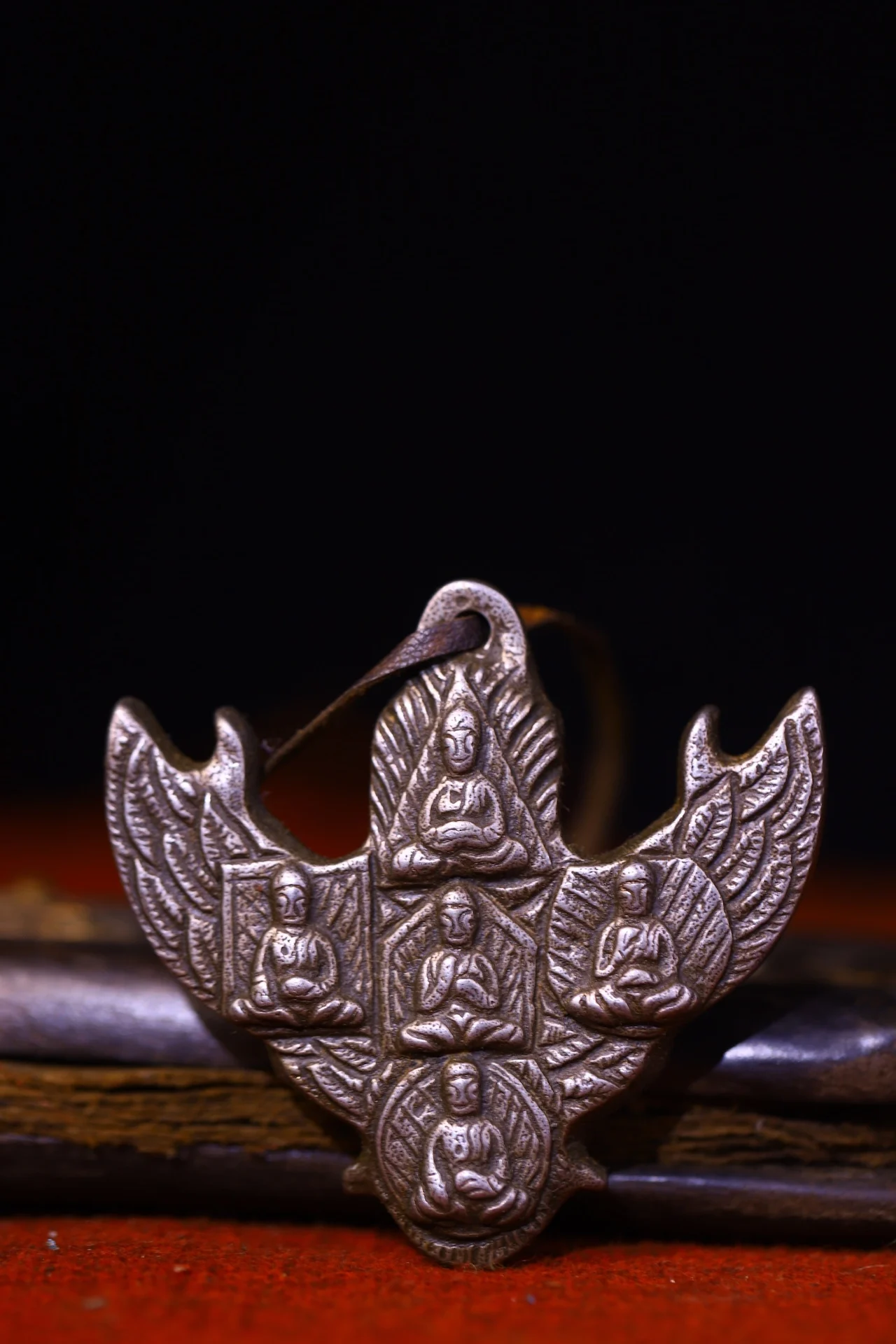 Tiantie Cinnabar Garuda Dhwaja Buddha Card Protector Buddha Pendant Amulet Town house