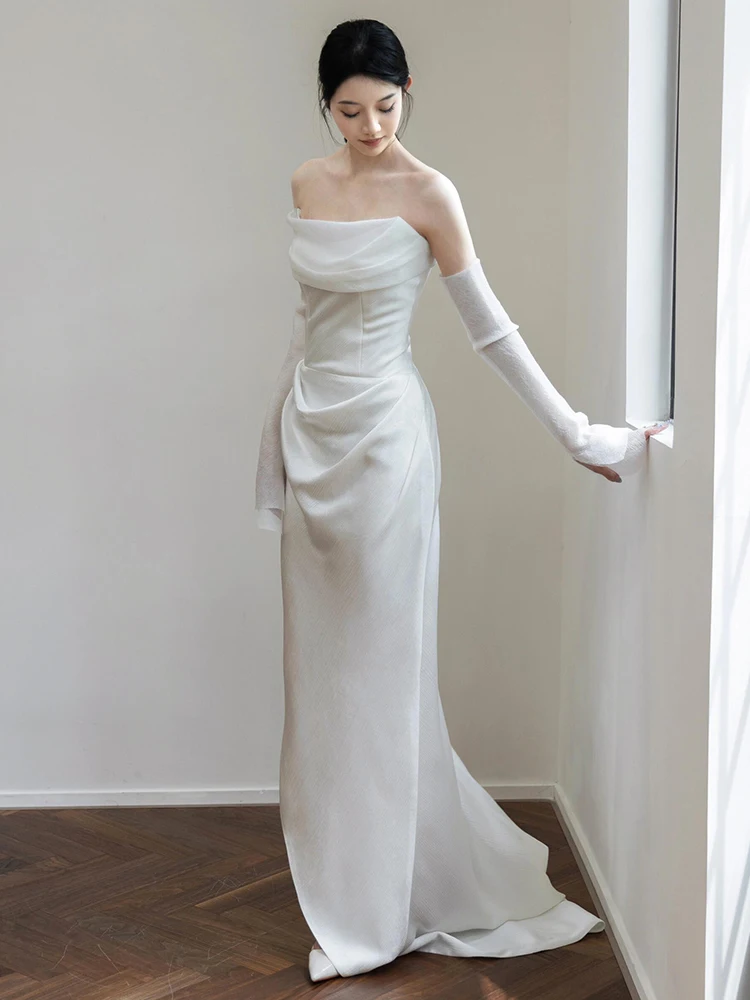 

Ele Simple Bridal Gown in Satin with Strapl Design for Wedding Reception Entrance out Door Tailoring Cus Made