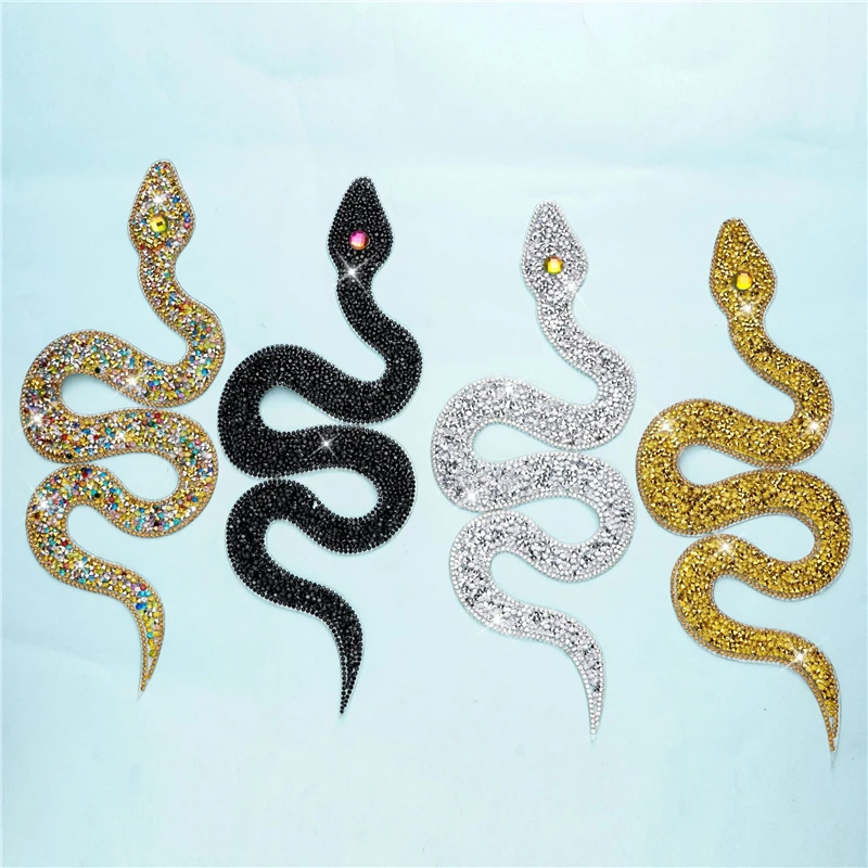 1Pcs Rhinestones Snake Embroidered Patch Iron on Sewing Crystal Applique For Jeans Clothing Decorations