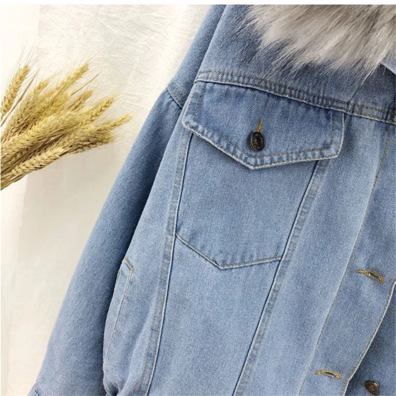 2024 New Winter Vintage Women Velvet Thick Denim Jacket Korean Big Faux Fur Collar Hooded Jean coat Female Casual Outwear T395