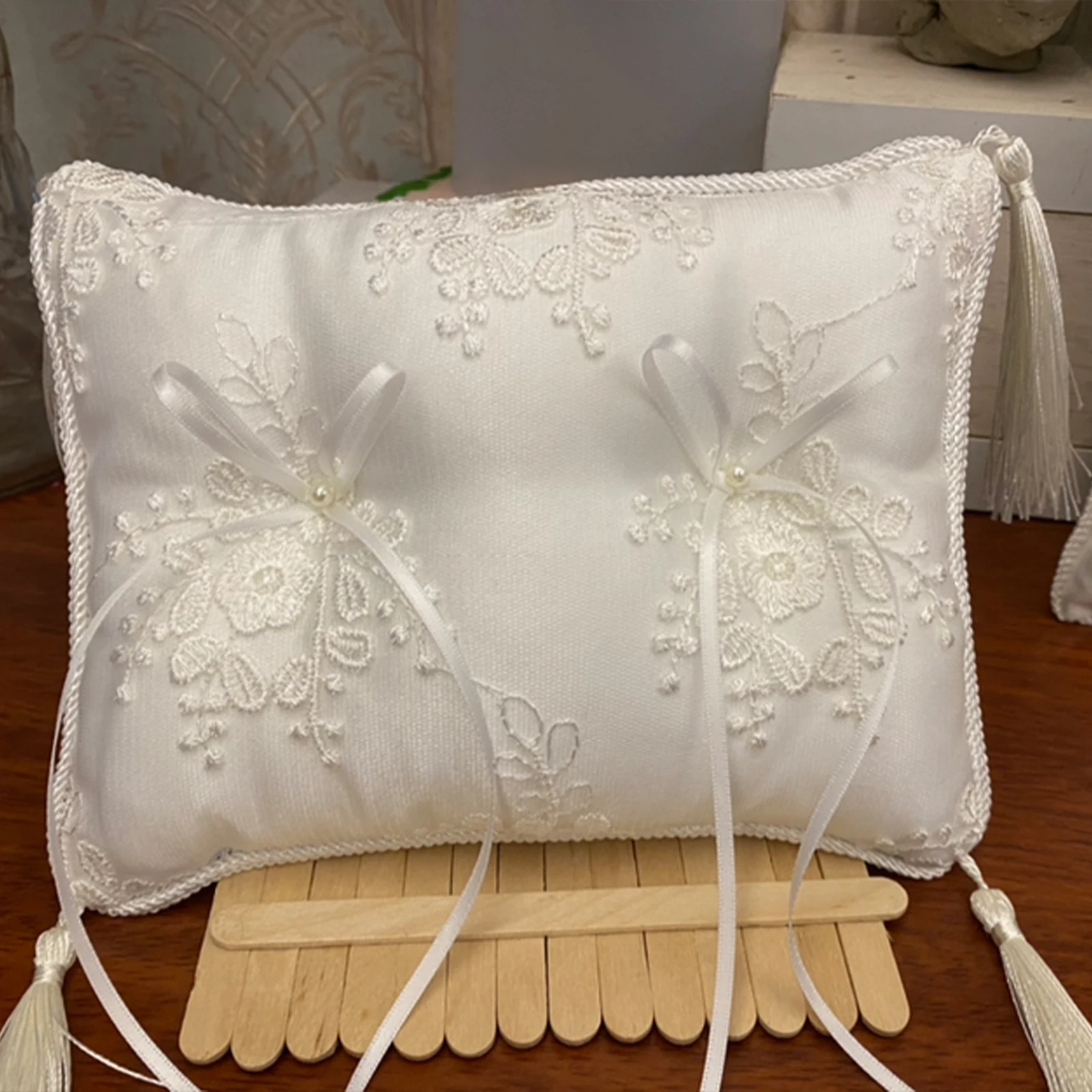 Double Heart Rings Pallet White Handmade Ribbon Cushion Decor European High Quality 15*20cm Wedding Satin Filled Silk Cotton