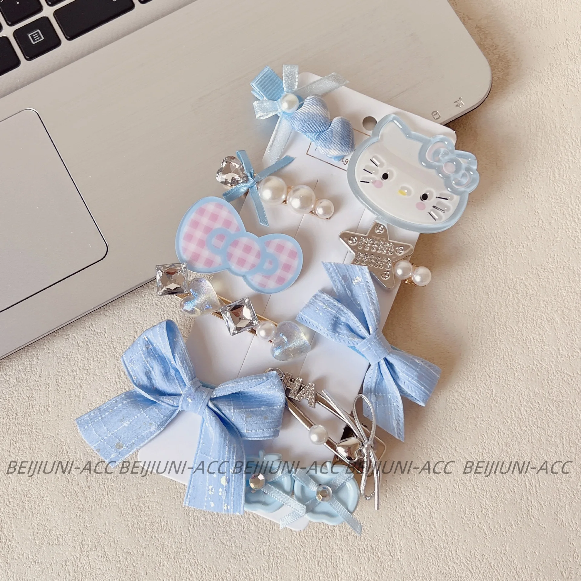 

Sanrio Hellokitty Sweet girl hair clip suit cartoon cute cat bangs clip side clip acrylic hair clip hair clip kids bulk toy