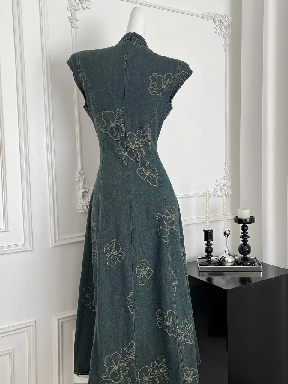 Nieuwe Chinese Retro Dames Zomer Dr Ontwerp Zware Borduurprint Taille Cinching Stand Kraag Denim Dr