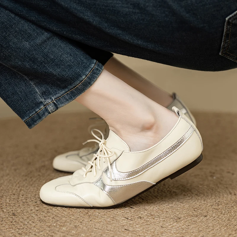 Women's New Leather Cowhide Round Toe Spring and Autumn Low Heel Plus Large Lace Up Casual and Comfortable Sports Single Shoe