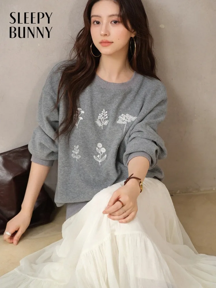 

Casual Embroidery Women Sweatshirt Lady Soft Loose Drop Shoulder Pullover Round Neck Warm Top Relaxed Autumn Winter Wear