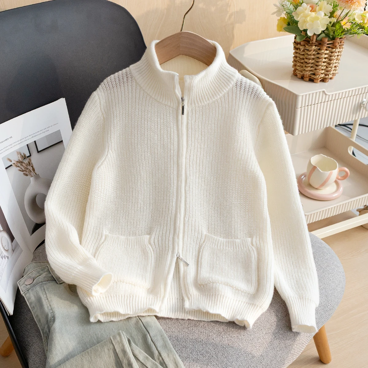 Girls' simple solid color stand up collar long sleeved double zipper pocket sweater knitted sweater cardigan suitable for daily