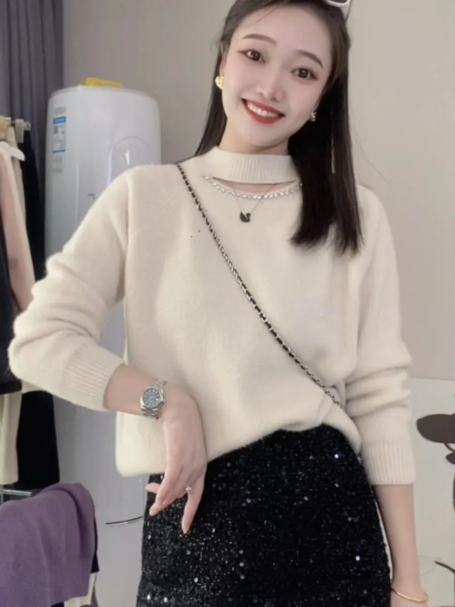 เสื้อสเวตเตอร์ถักลายฉลุสำหรับผู้หญิง ดีไซน์แฟชั่นฤดูใบไม้ร่วงและฤดูหนาว ช่วยลดอายุ สวมใส่เป็นเสื้อตัวในได้