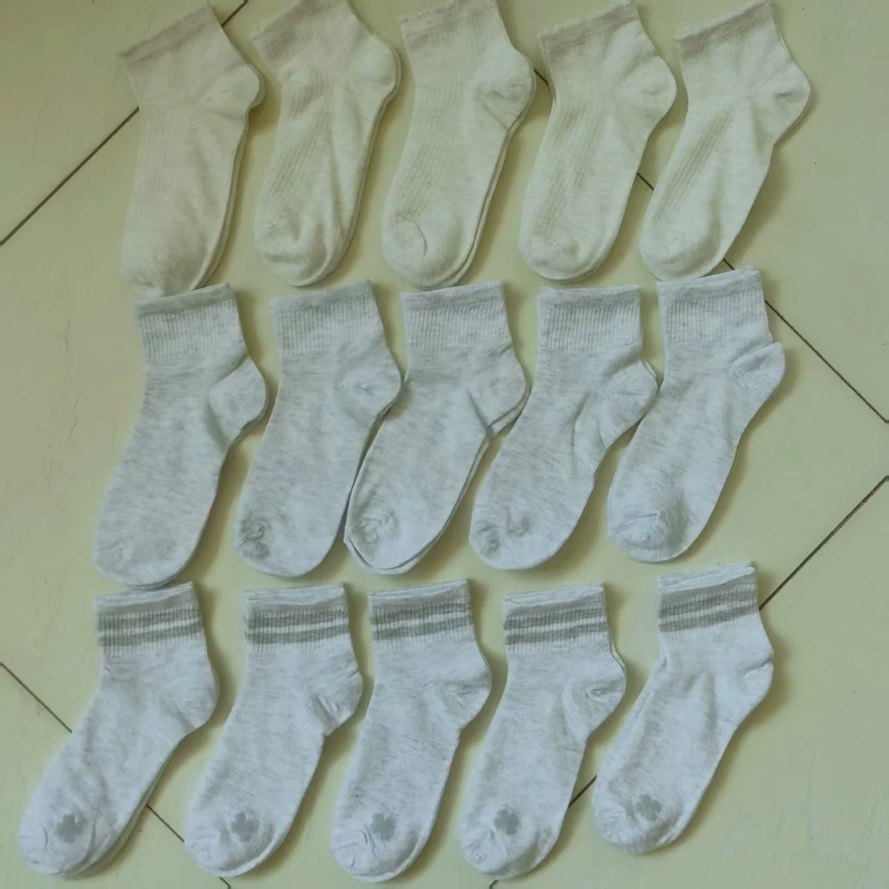 

5 Pairs Breathable, Comfortable, Sporty, Sweat-Wicking Men's and Women's Casual Socks Pure Black Couple Sports Socks (EU37-43）