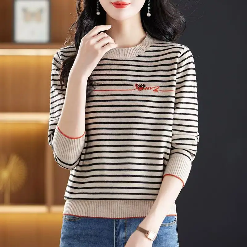 

New Knitted Loose Spring and Autumn Round Neck Bottoming Fashion Sweater Long-sleeved Striped Top
