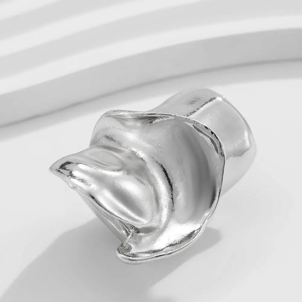 Women Ring Women’s Oversized Hop Ring Irregular Twisted Waterdrop Alloy Band Glossy Pleated Fashion Accessory Jewelry Women