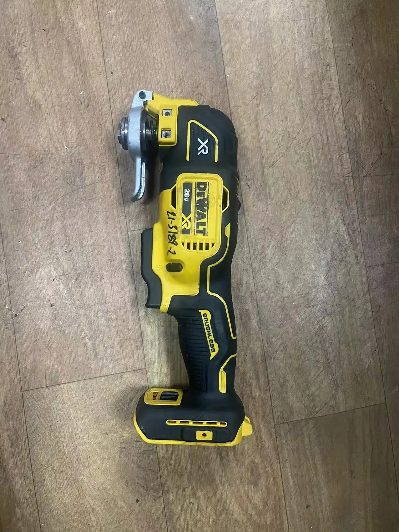 

DEWALT DCS356B 20V MAX Cordless 3-Speed Oscillating Multi-Tool (Tool Only).