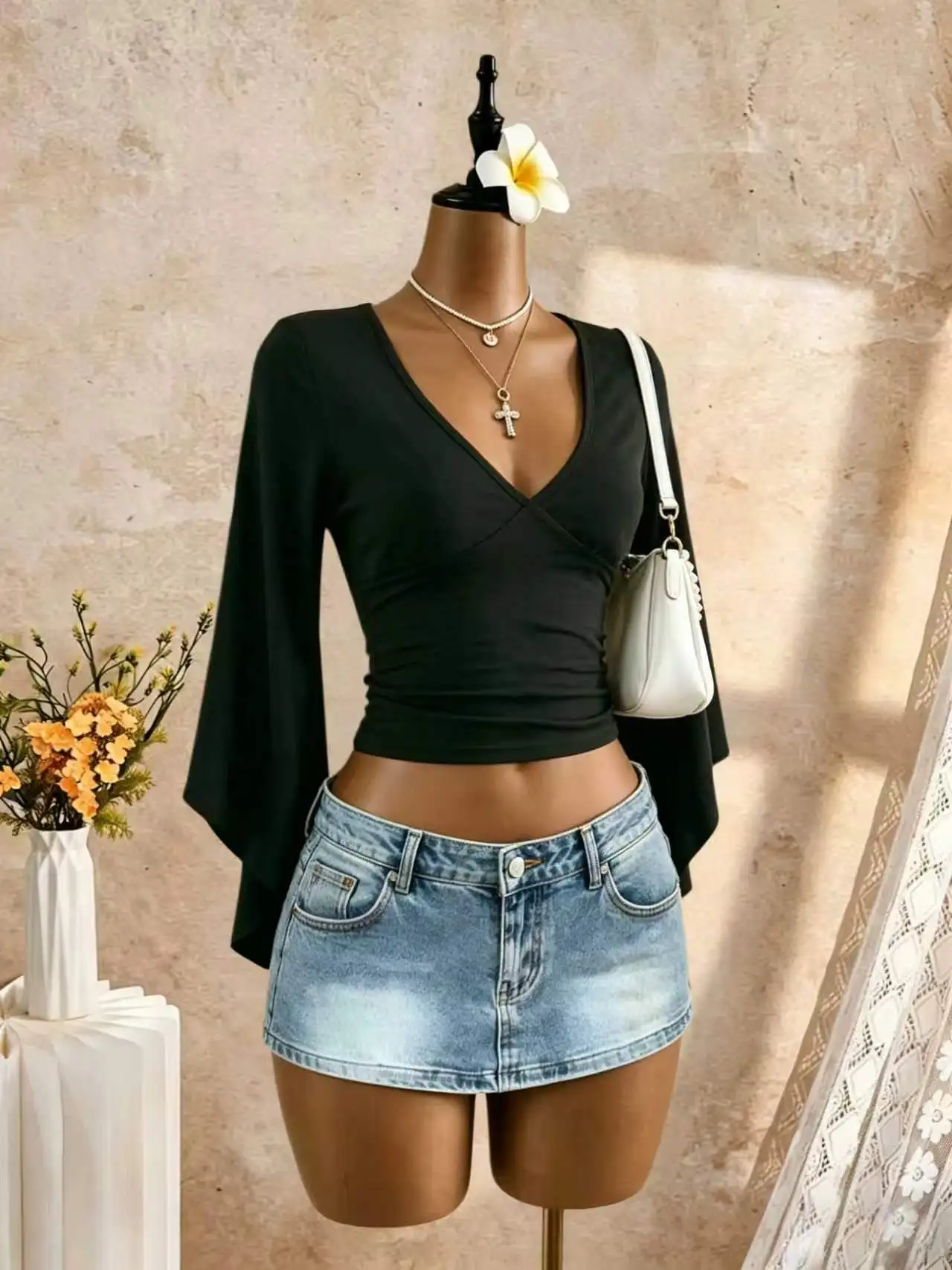 Damen-Top mit tiefem V-Ausschnitt, Wickeldesign, Glockenärmeln, Empire-Taille, enganliegendem Crop-Top, gerafftem Oberteil, seitlich gerafftem, schmal geschnittenem, lässigem Blusenkleid – Detail 4