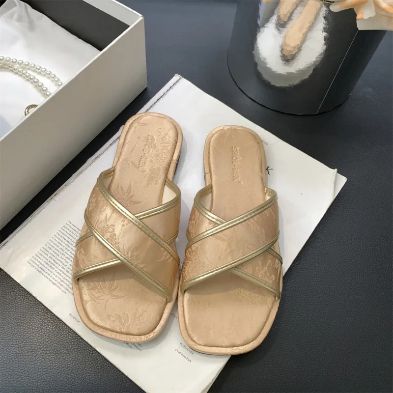 2024 Summer New Chinese Style Silk Cross Striped Color Block Slippers Flat Bottom Square Head Sandals