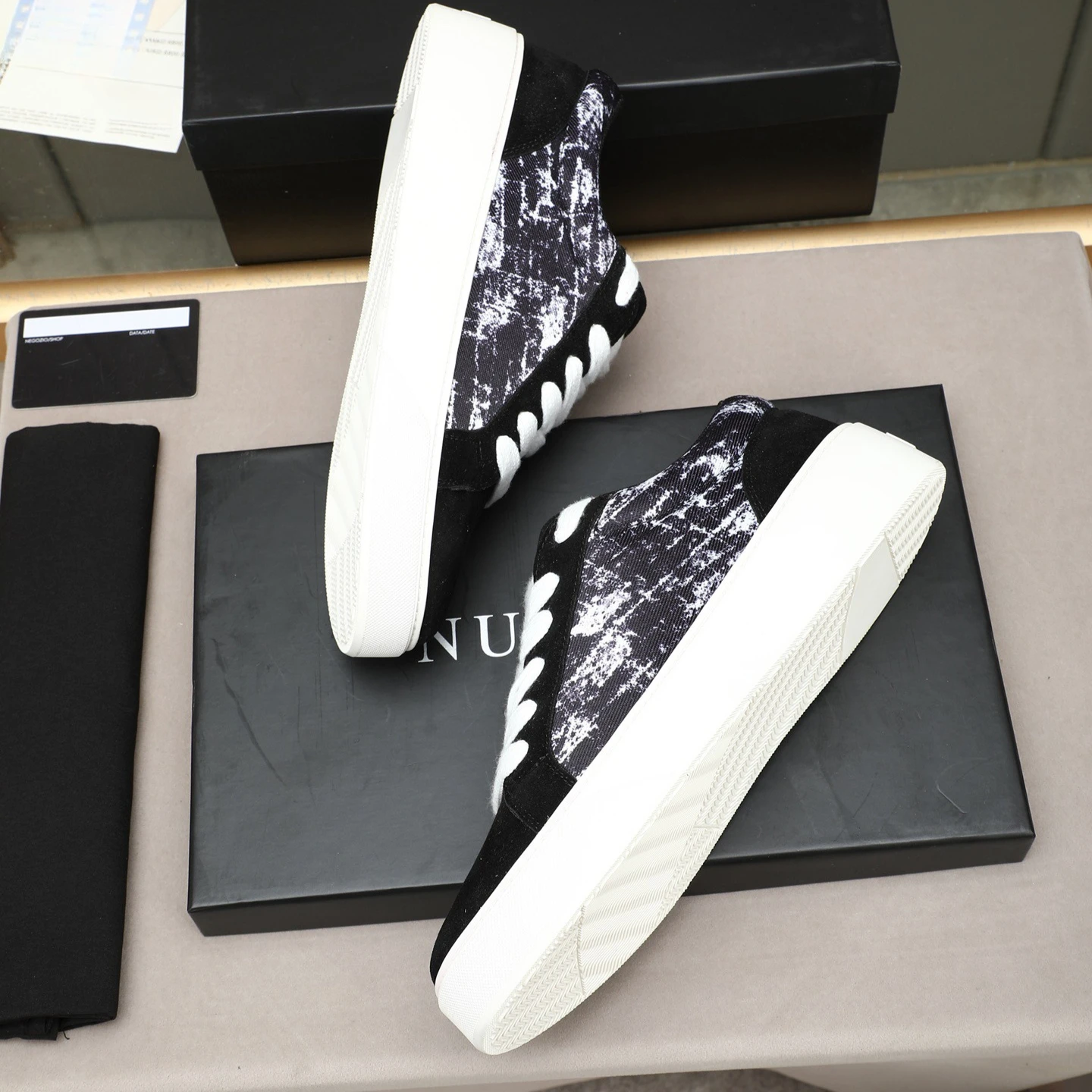 Brand Special Offer for Men and Women Thick-soled Sneakers Trendy Full-print Suede Low-top Lace-up Sports and Casual Shoes Gifts
