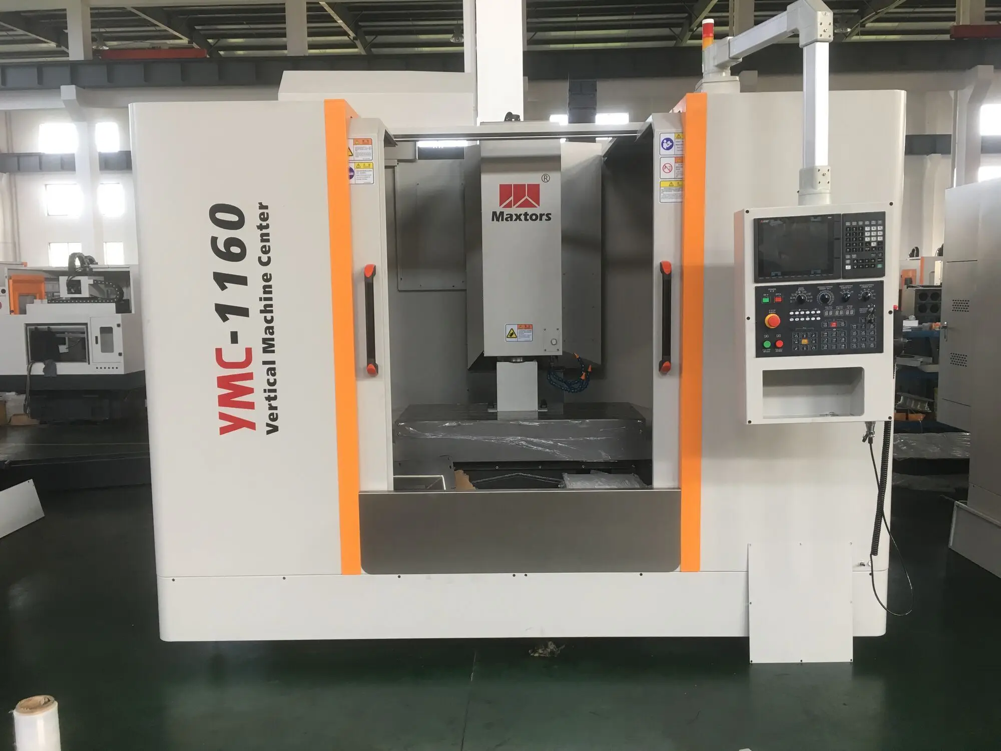 Maxtors Economic Type 5 Axis Simultaneous VMC CNC Vertical Milg Hining Center With SIEMENS FANUC YMC-1160