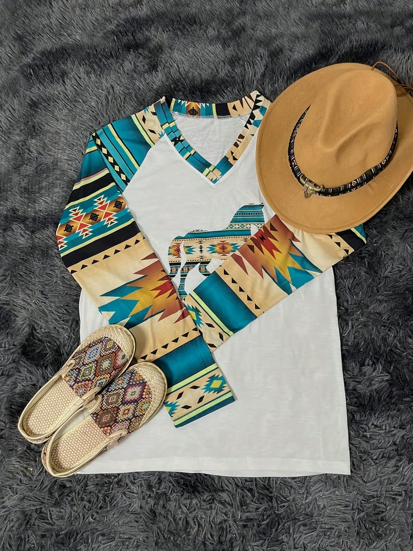 Women's Western Ethnic Print V-Neck Long-Sleeved T-Shirt