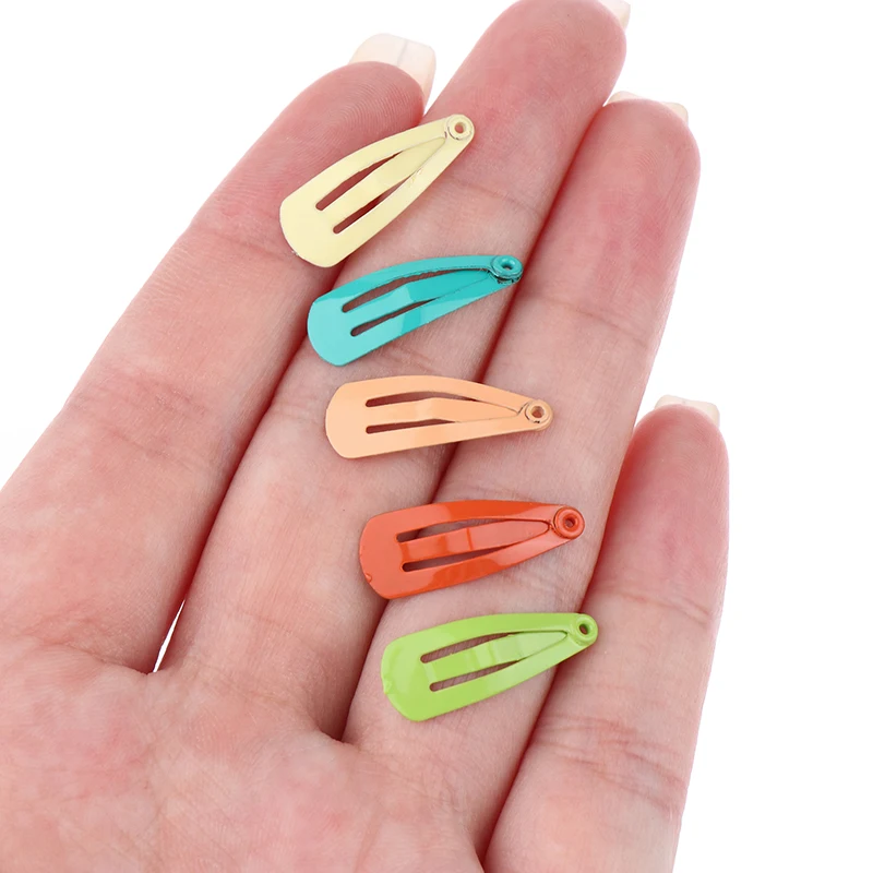 5pcs Cartoon niedlich 2cm Farbe Back farbe Mini BB Haarnadeln Puppe Zubehör für ob11 Puppe Perücke