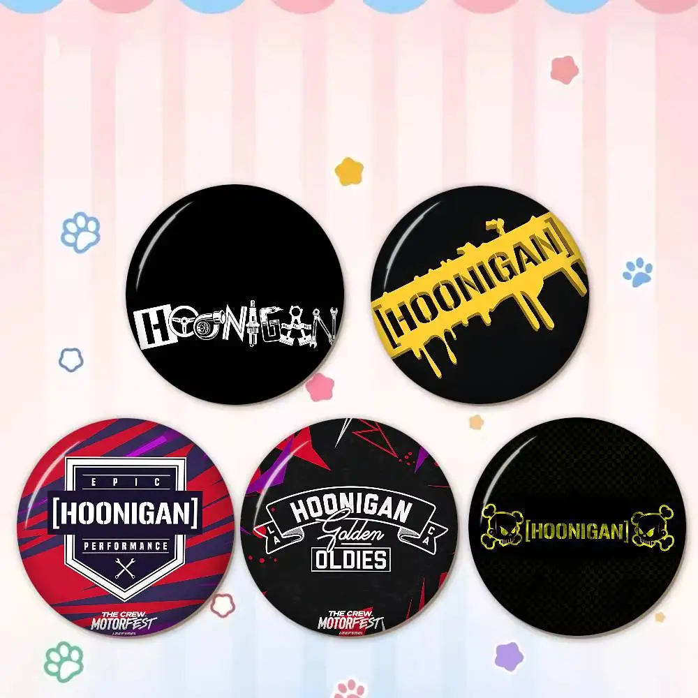 Broches de Anime H-Hugos Cool B-Boss com Logo, Emblema de Desenho Animado Fofo, Pin de Lapela para Jaqueta e Jeans, Acessório de Presente