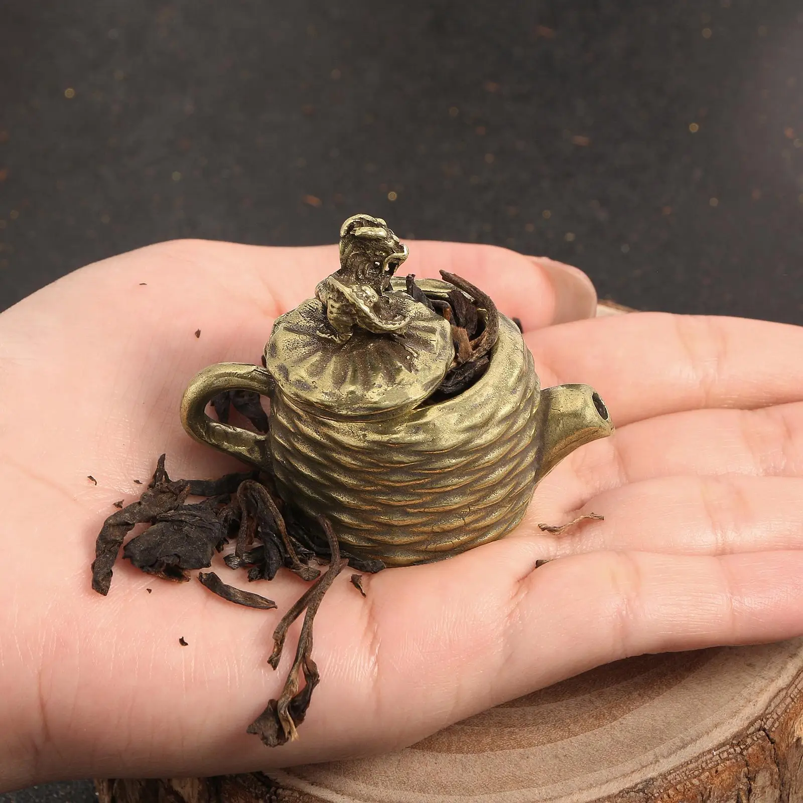 

Small Teapot Sculpture Traditional with Lid for Study Living Room Fireplace