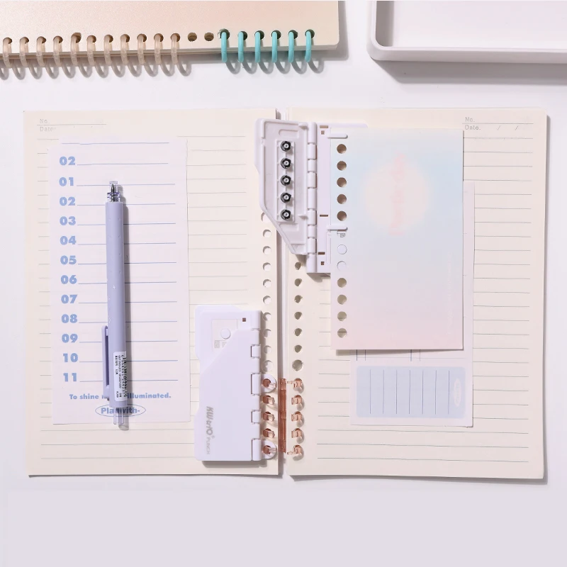 قطعة واحدة من آلة التثقيب خفيفة الوزن ذات 5 فتحات، أداة صنع يدوية محمولة، مناسبة لتثقيب الورق، أداة يدوية للطلاب