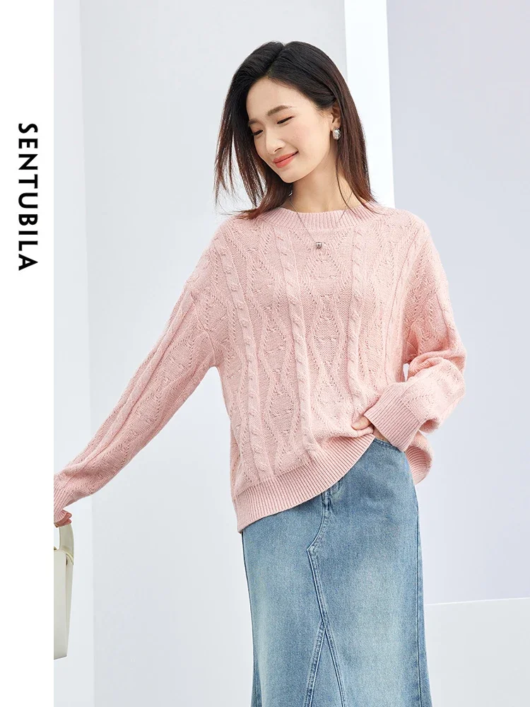 

SENTUBILA Jacquard Pink Knitted Sweater Round Neck High Strecth Loose Knit Pullovers 2024 Spring Soft Female Knitwear W41E53437