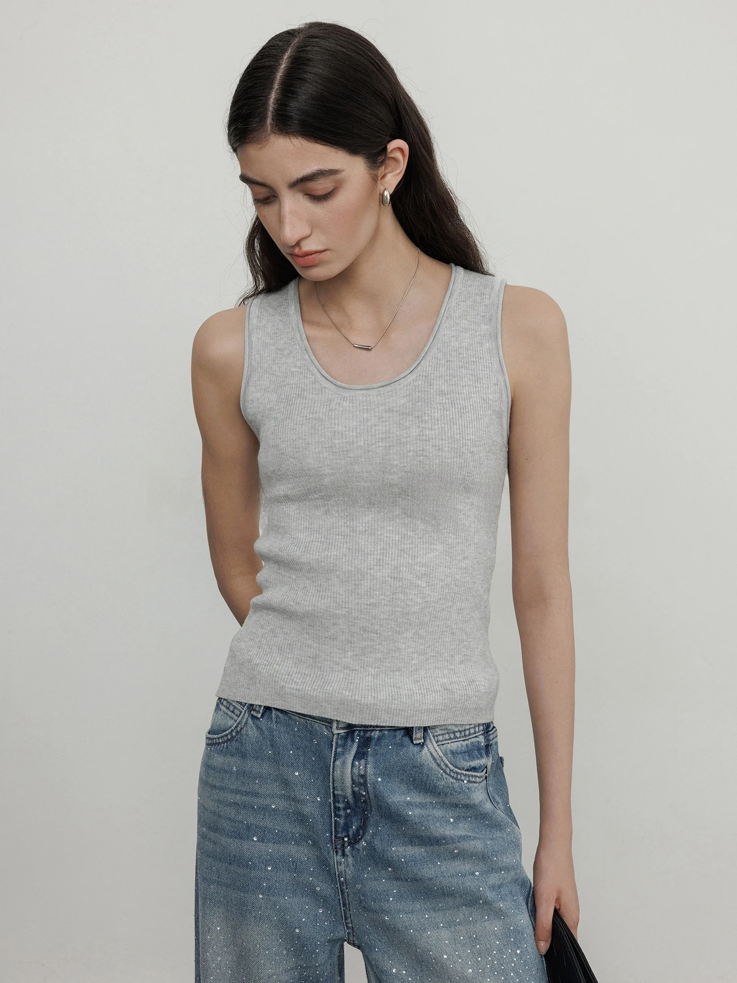 

Серый вязаный жилет с U-образным вырезом, женский летний свободный топ без рукавов, внутренняя одежда, короткий, H-образный, дышащий, микроэластичный