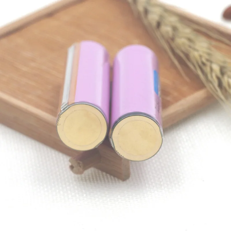 بطارية ليثيوم 3.7 فولت 26F 2600 مللي أمبير قابلة لإعادة الشحن مع لوح حماية خصيصًا للمصابيح الأمامية