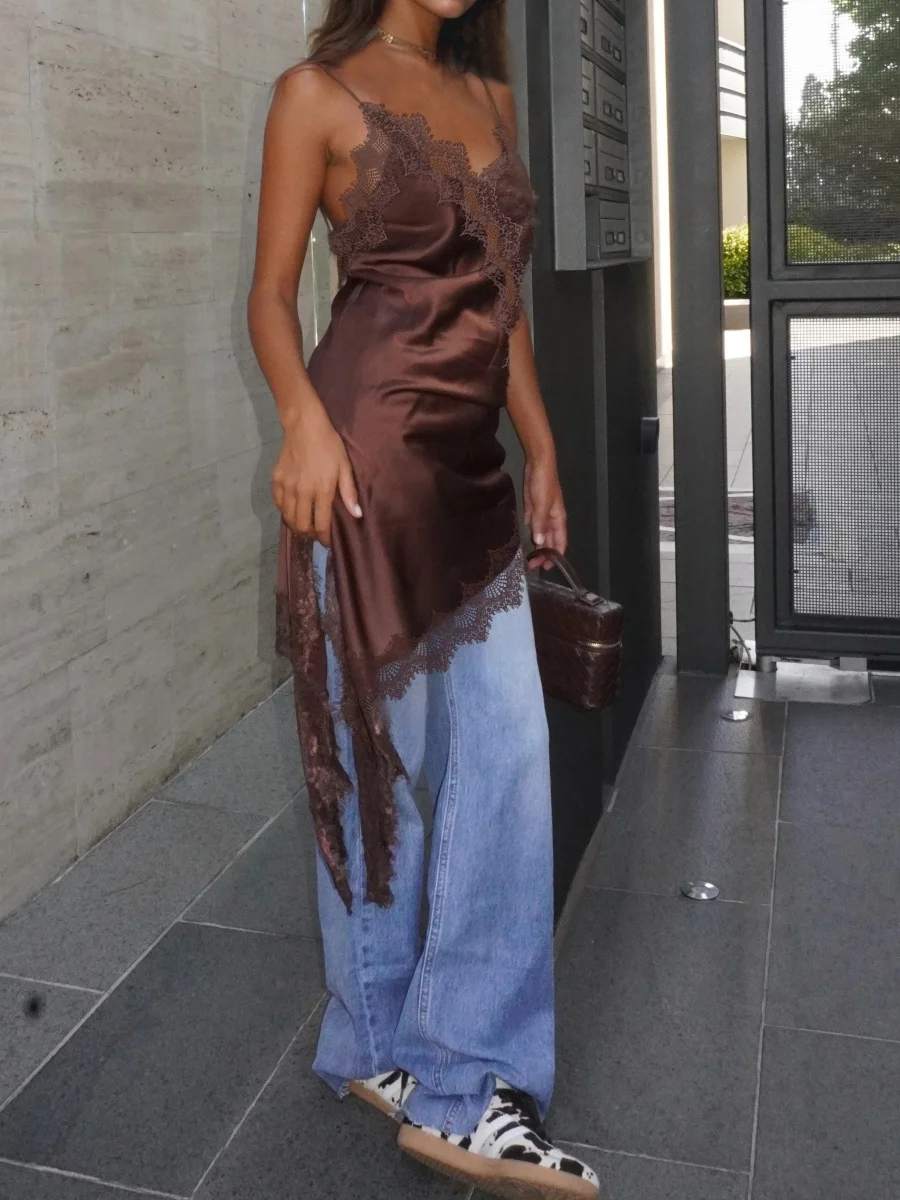 فستان نسائي قصير من الدانتيل سهل الارتداء من الساتان بحمالات رفيعة فستان غير متماثل مثير بقصة منخفضة بدون ظهر زلات حريرية مزخرفة بالدانتيل قمصان طويلة