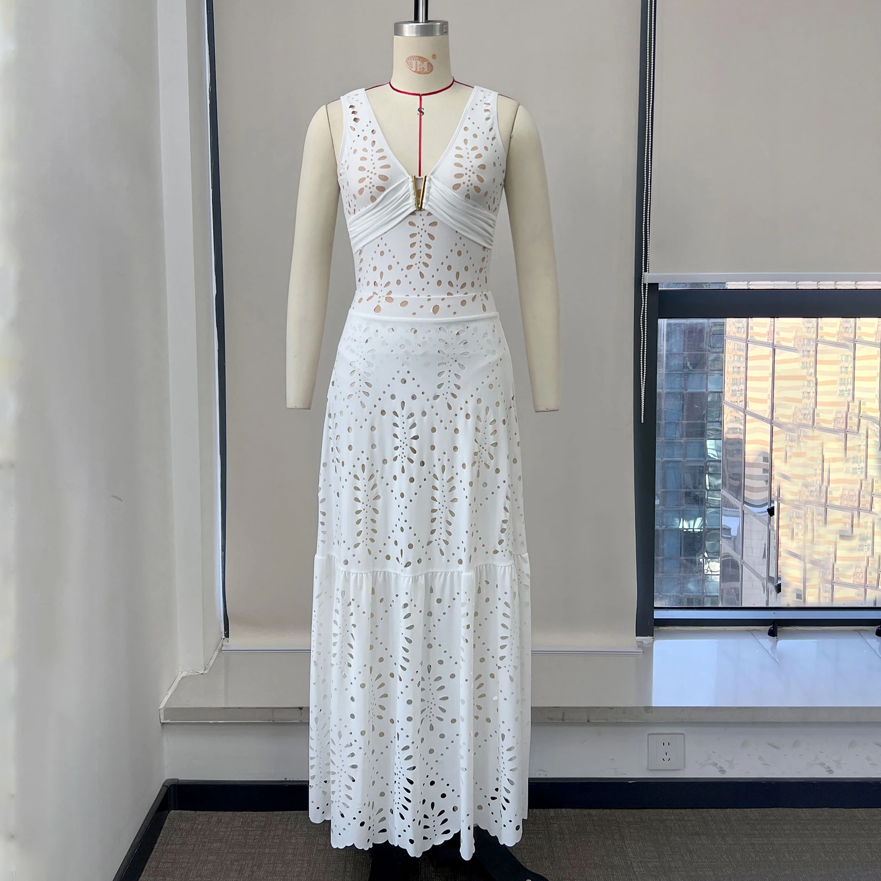 

2026 Комплект из 2-х частей: сексуальный купальник-бикини с лазерной резкой, женский бандо-бикини с эффектом пуш-ап, белый купальный костюм, пляжная одежда для женщин