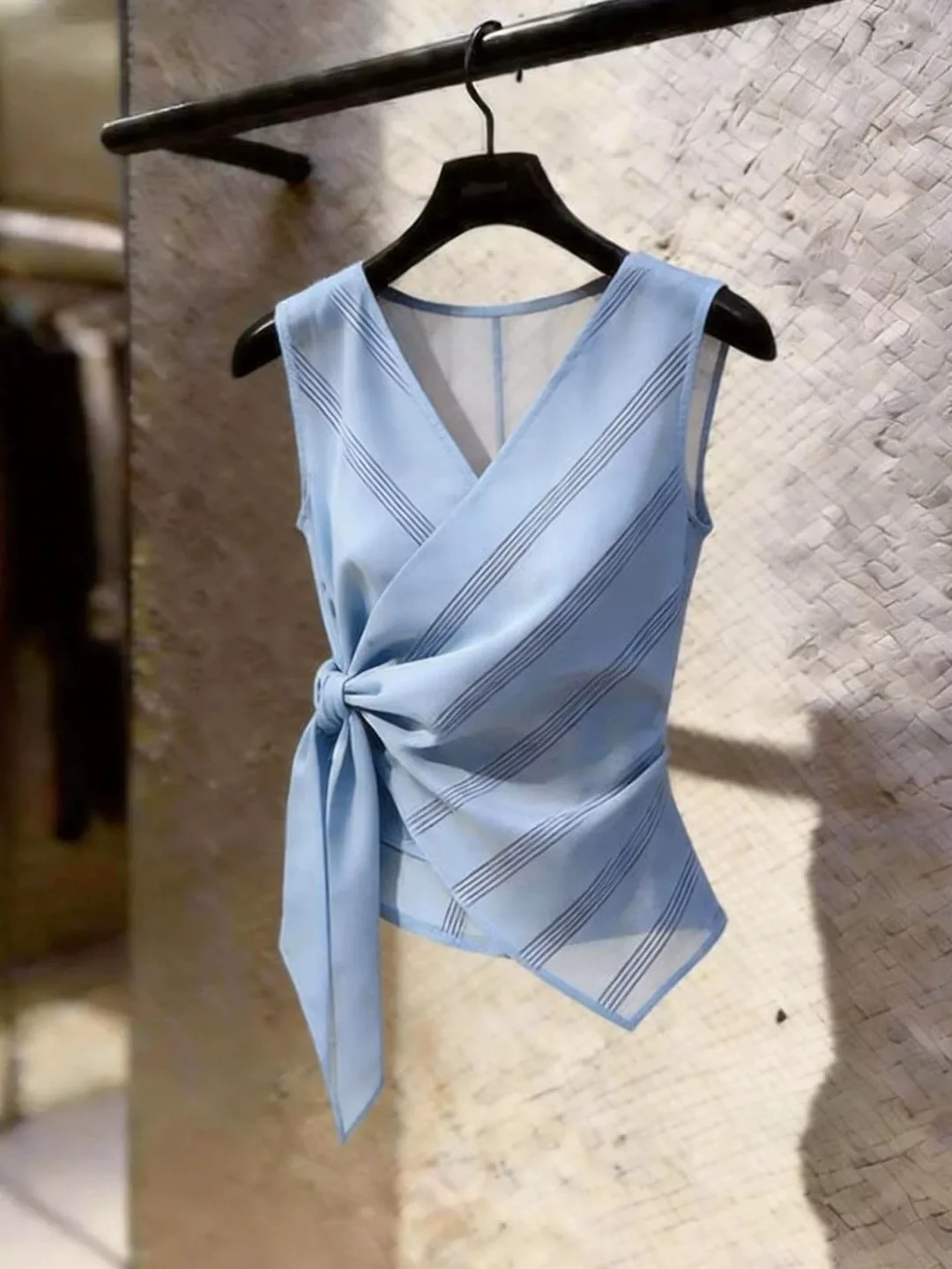 

V-Neck Tie-Detail Design Sensation Top Sleeveless Summer Fashionable Vest Women's Base Shirt Age-Defying Korean Style Commute
