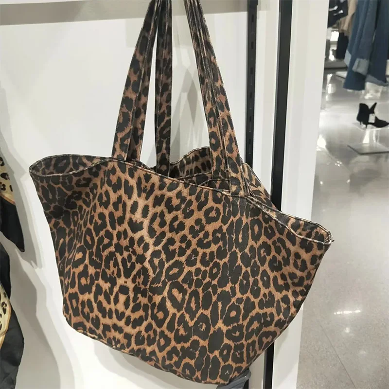 Leopard Print Large Tote Bag Women\'s Autumn Designer Casual Shoulder Shopping Bag Ladies Commuter Underarm Bag Large Capacity