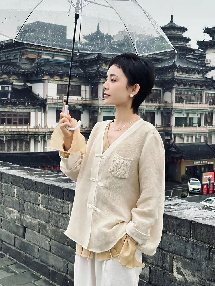 

Новое китайское пальто из имитированного шелка с золотой нитью, женское, винтажный дизайн с пуговицами, свободный крой, осенне-зимнее пальто с карманами