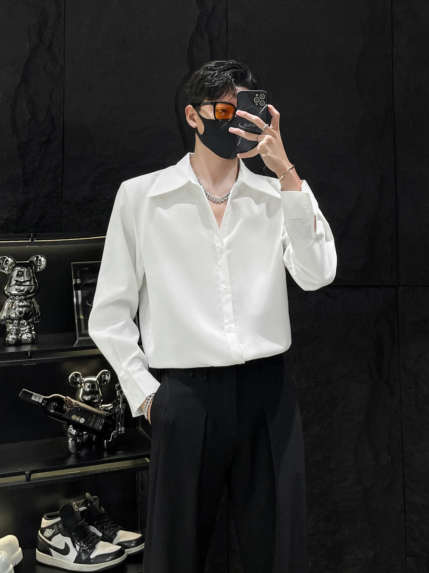 

Basic Sle White irt for Men with oulder Pads Long Sve Pointed Collar Loose Fit Versatile Ice Sensation Chinese Brand