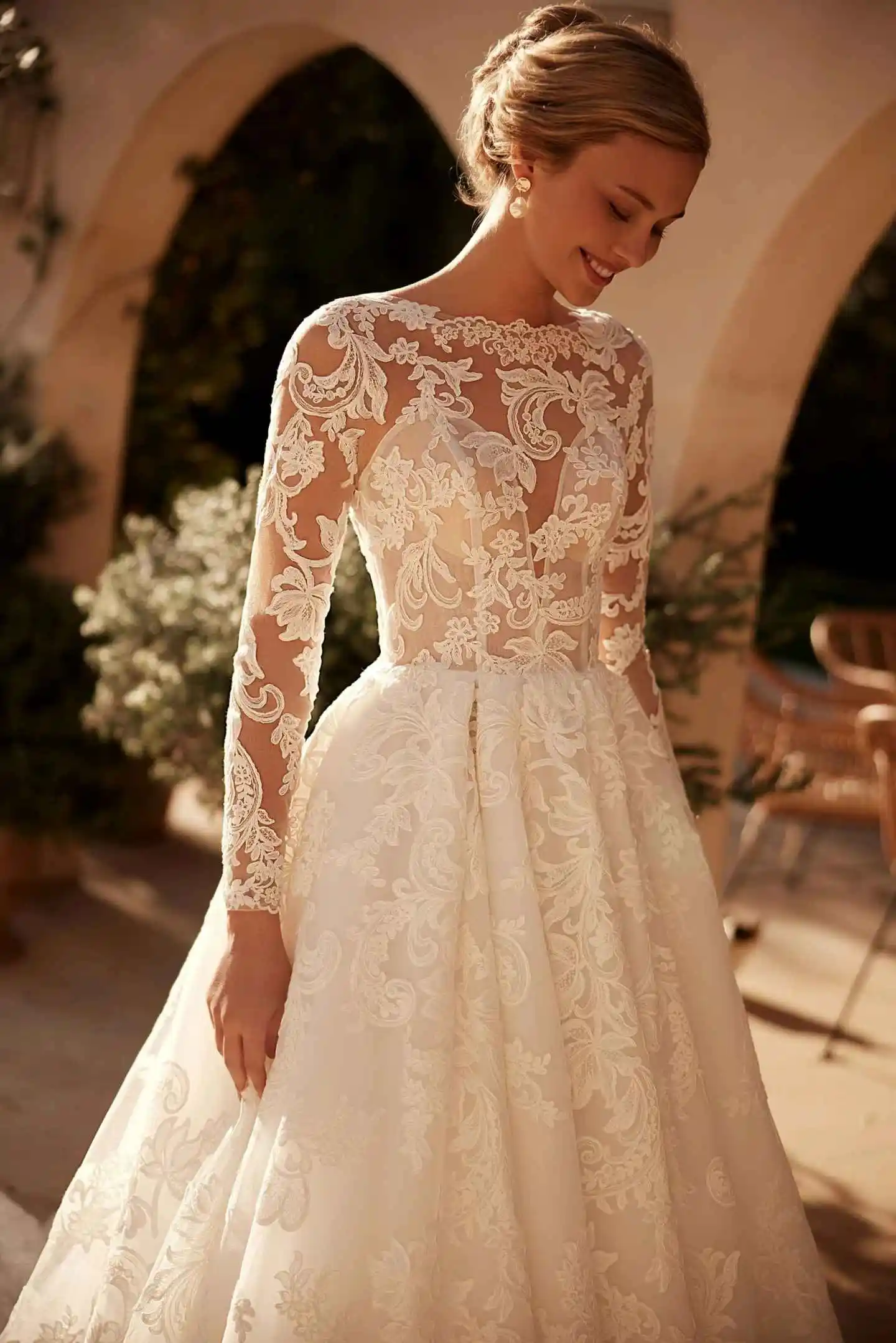 

Charming Lace Applique Wedding Dress High Neck A-Line Tulle Sheer Long Sleeve Formal Bridal Gown Vestido De Novia Customized