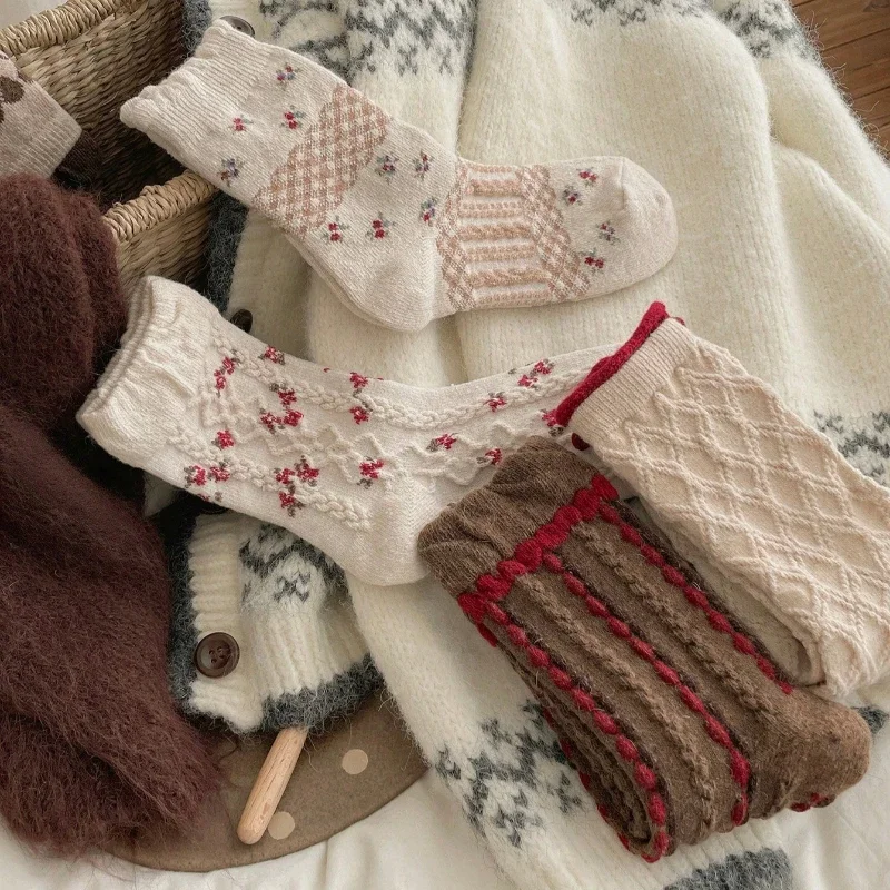 Women Winter Socks Thick Warm Fashion Cute Crew Socks For Women Daily Home Casual Long Socks