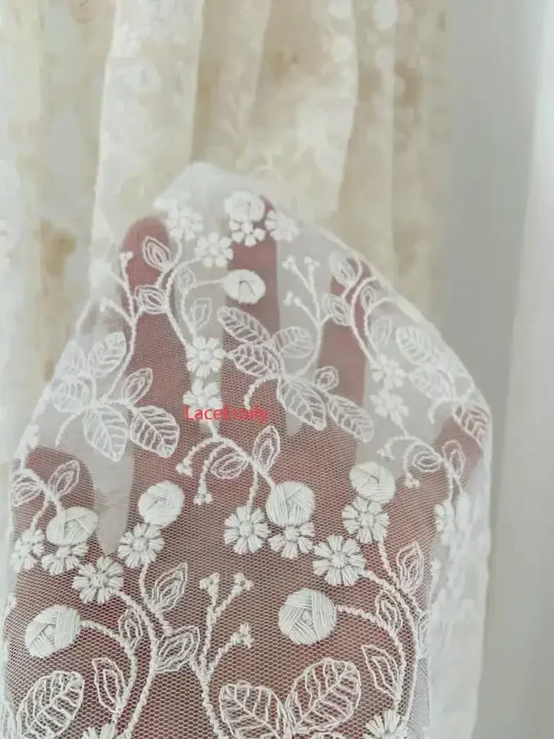 

Высококачественная хлопковая тюлевая ткань с листьями и цветами в стиле ретро, бежевая кружевная ткань с цветочным принтом для свадебного платья для девочек