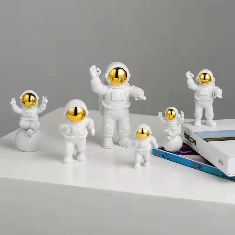 New resin astronaut decoration, astronaut decoration, Nordic style room decoration, desktop and desk Decoration