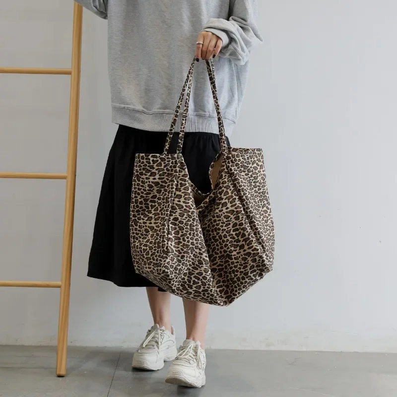 Bolso de compras informal de estilo perezoso con estampado de leopardo Popular, bolso para axila de estilo extranjero europeo y americano de gran capacidad