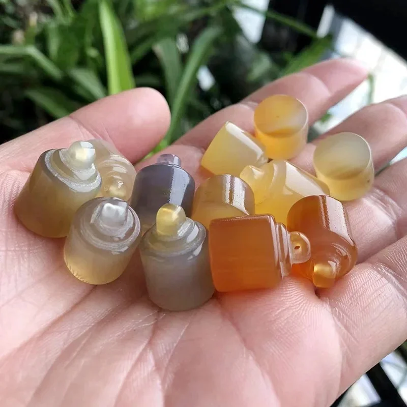 Natural agate seal pendant small pendant DIY small drip gray chalcedony round chapter scale bracelet accessories