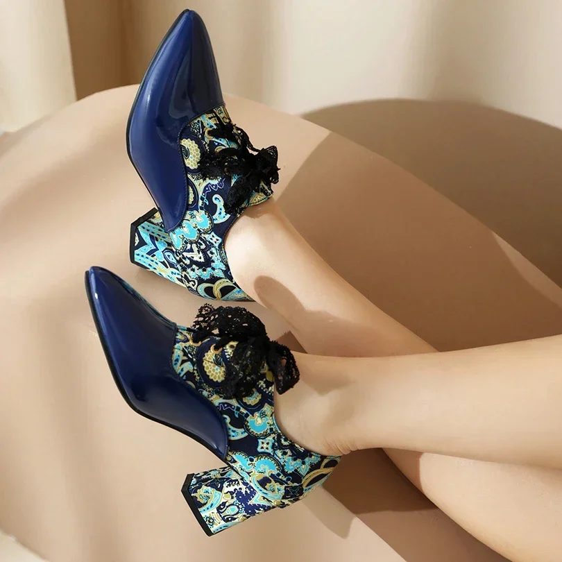 

Plus Size Glossy Patent Leather Patchwork Printed Fabric Lace Tie Up Mary Jane Shoes Paisley Patterned Women's Pumps