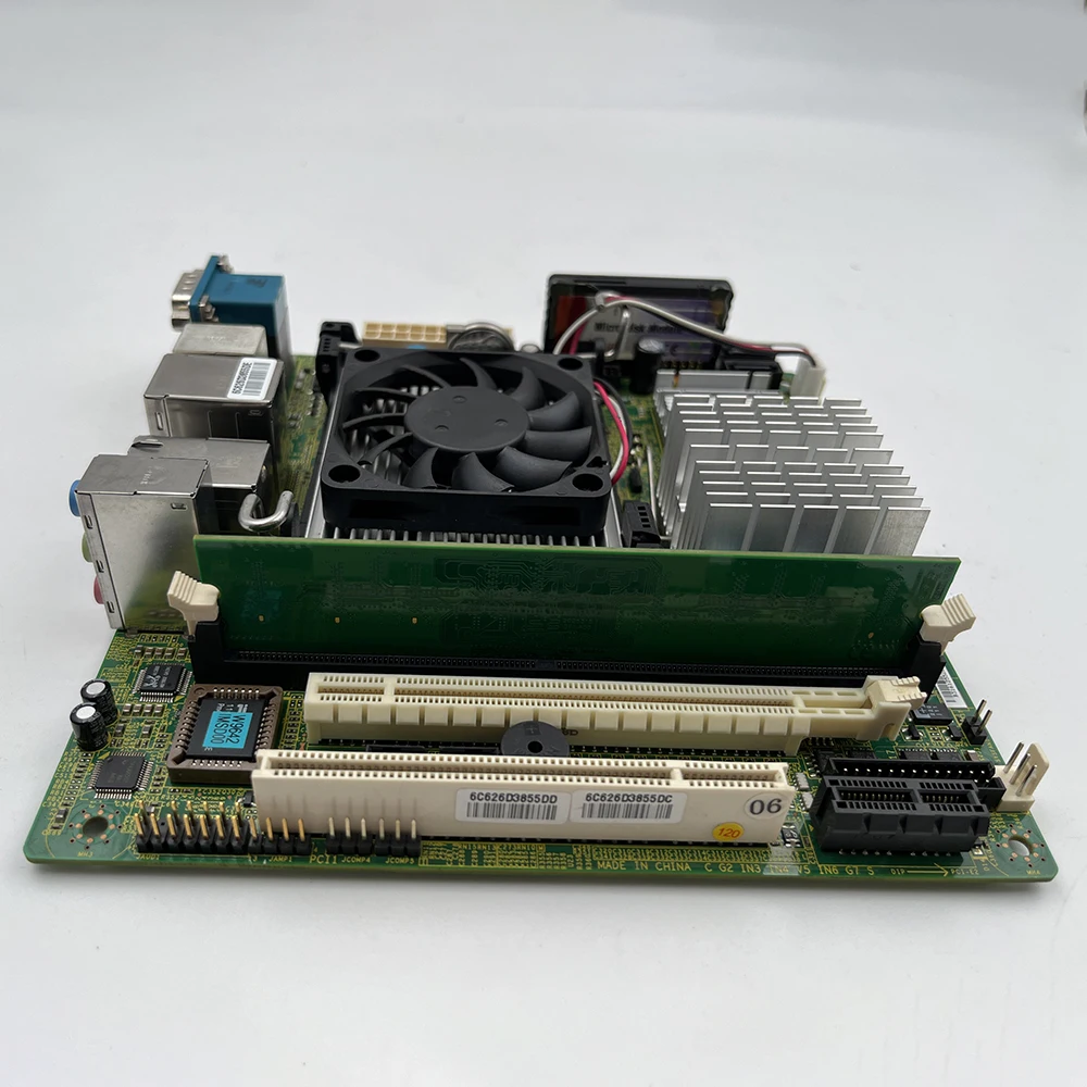 

Материнская плата Fuzzy с 3-гигабитними портами Soft Routes 945GME2 MS-9642