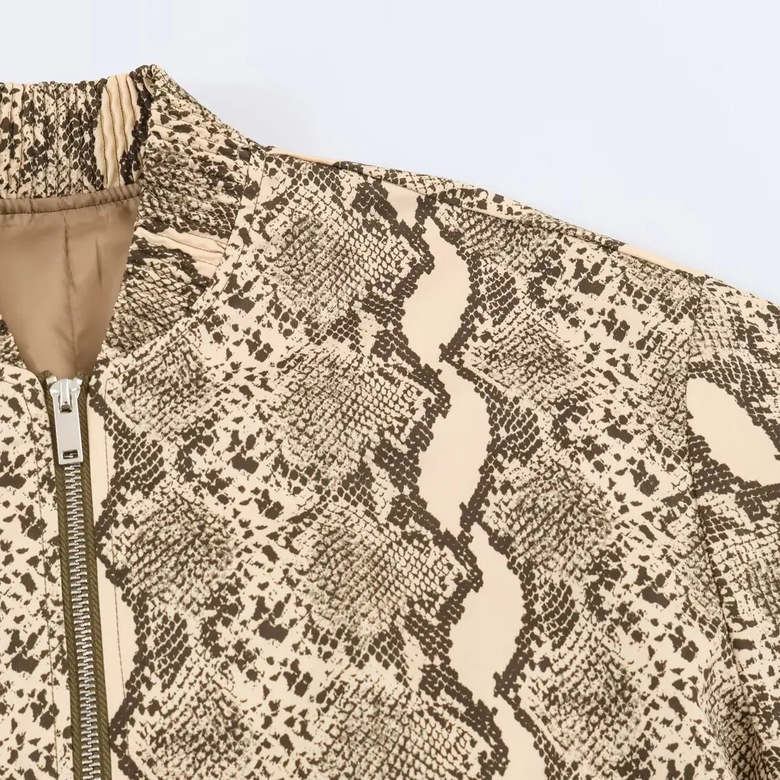 Fashionable Snake Skin Print Jacket Women's Versatile Autumn New Arrival Polyester Standard Fit Long Sleeve Coat for Ladies