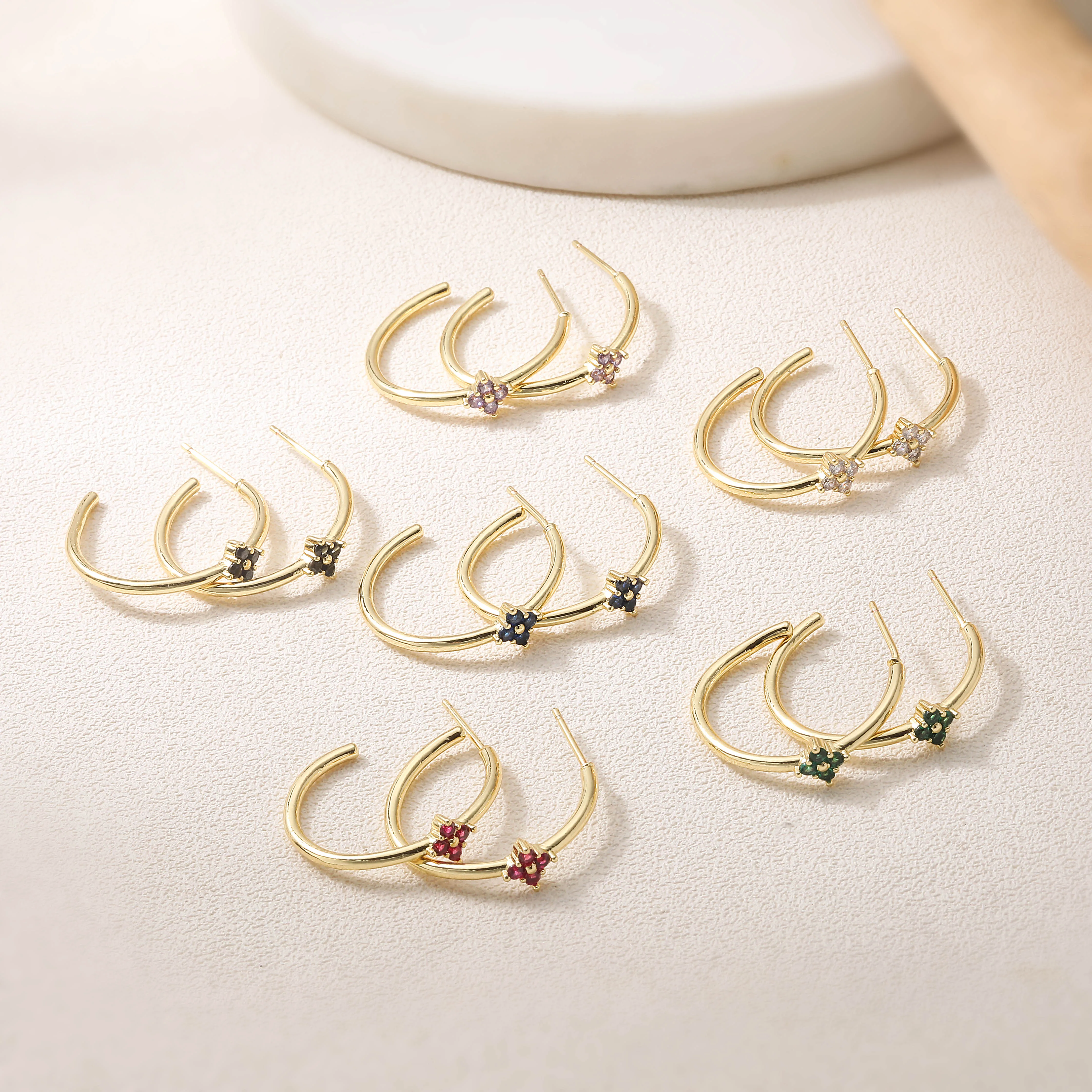 HECHENG,Elegant Minimalist Large Hoop C-Shaped Stud Earrings Professional Attire Jewelry Women's Jewelry (1 Pair)
