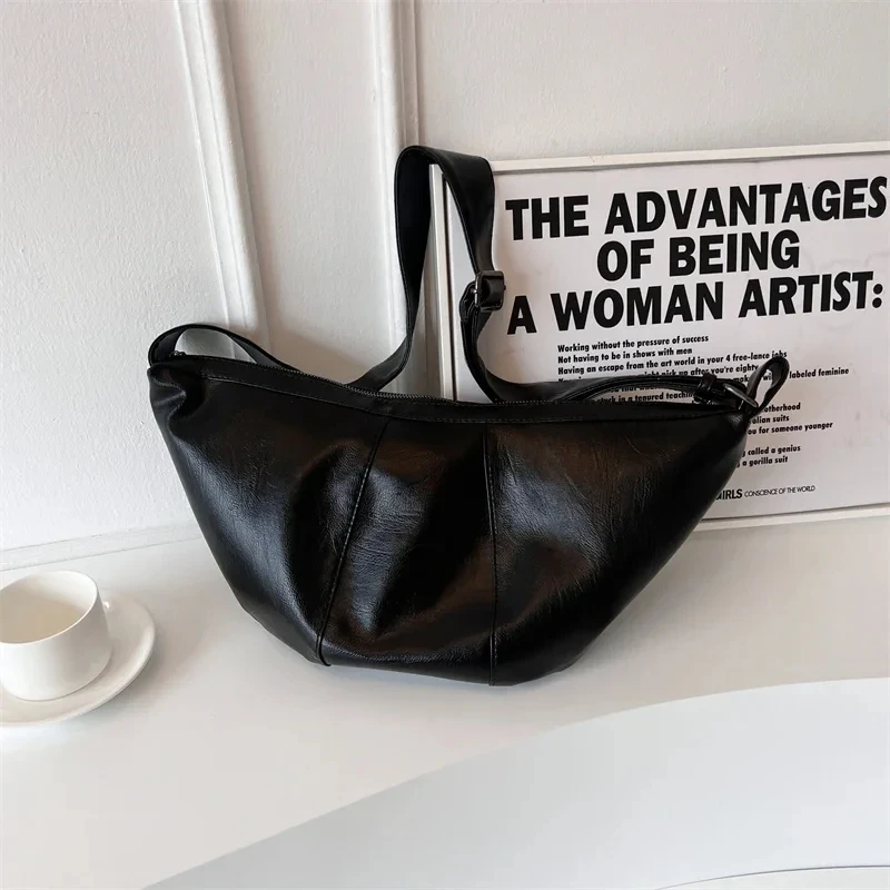 Banana Bag Crossbody Bag Aesthetic Brown Lacquer Large Female Handbag Oil Wax Leather Bag Half Moon Shoulder Bag Schoolbag