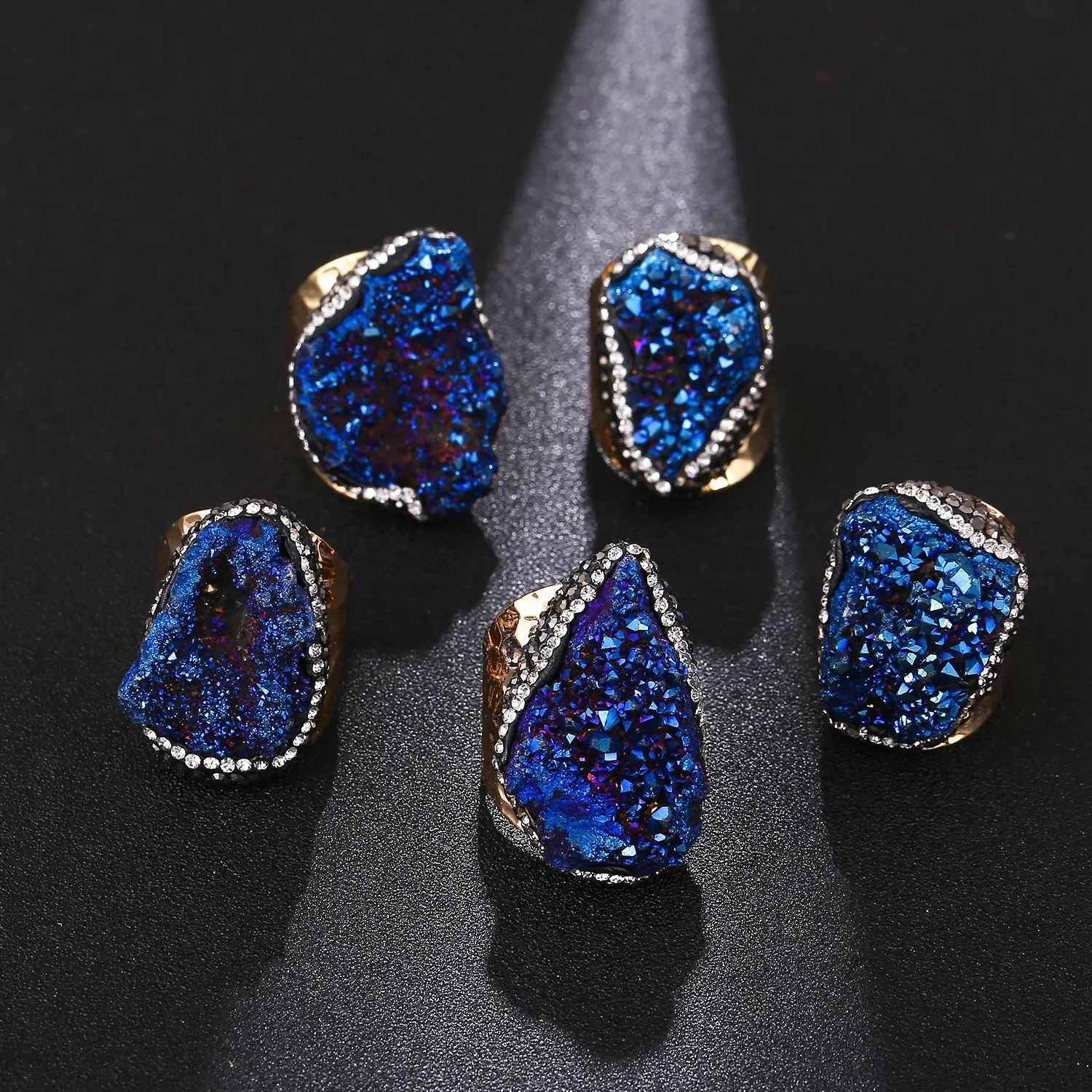 Natural Stone Adjustable Rings For Women Couple Colors Crystal Cluster Winding Ring Trend Wedding Band Couple Jewelry Party Gift
